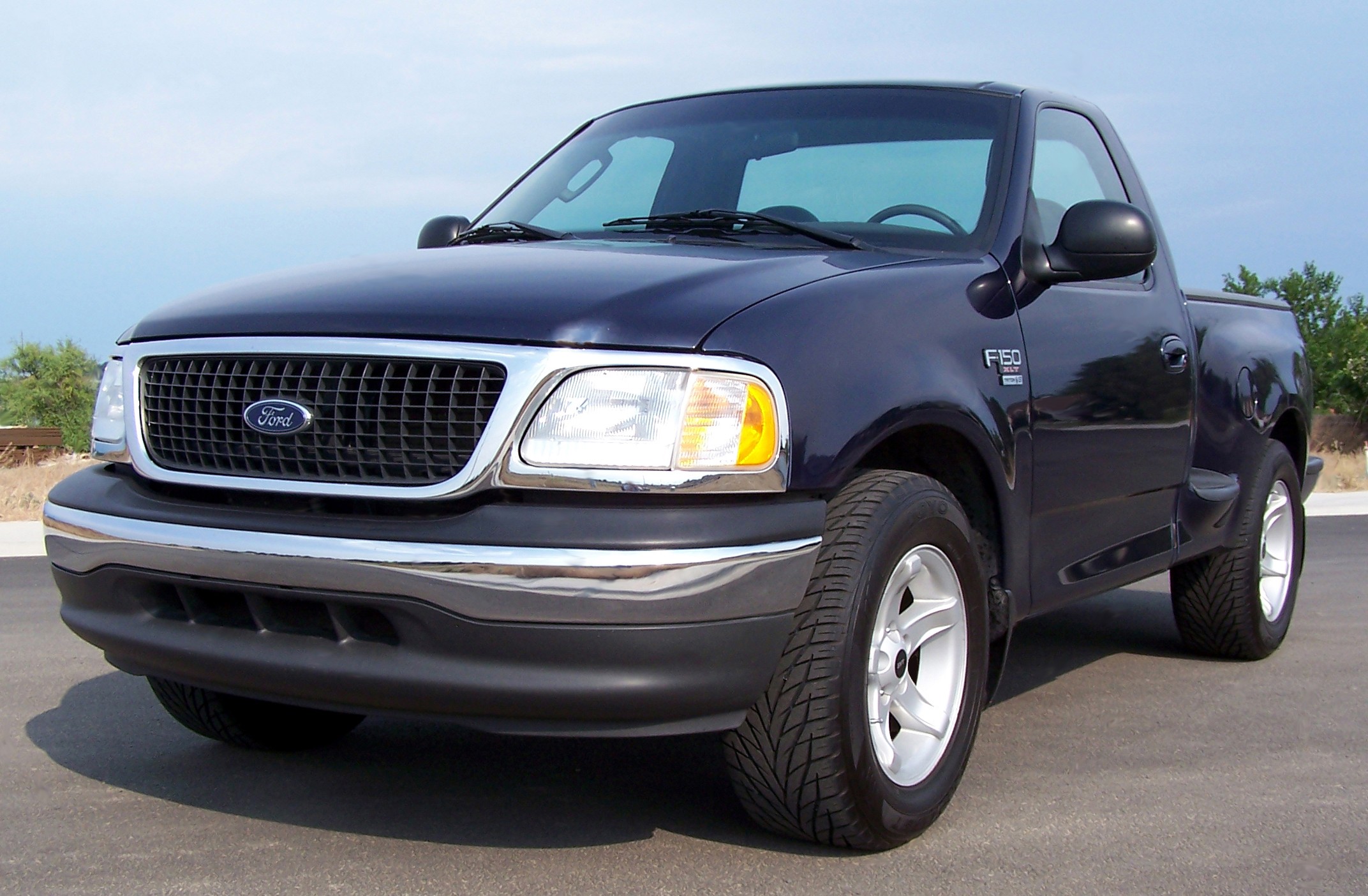 2003 Ford F150 Front