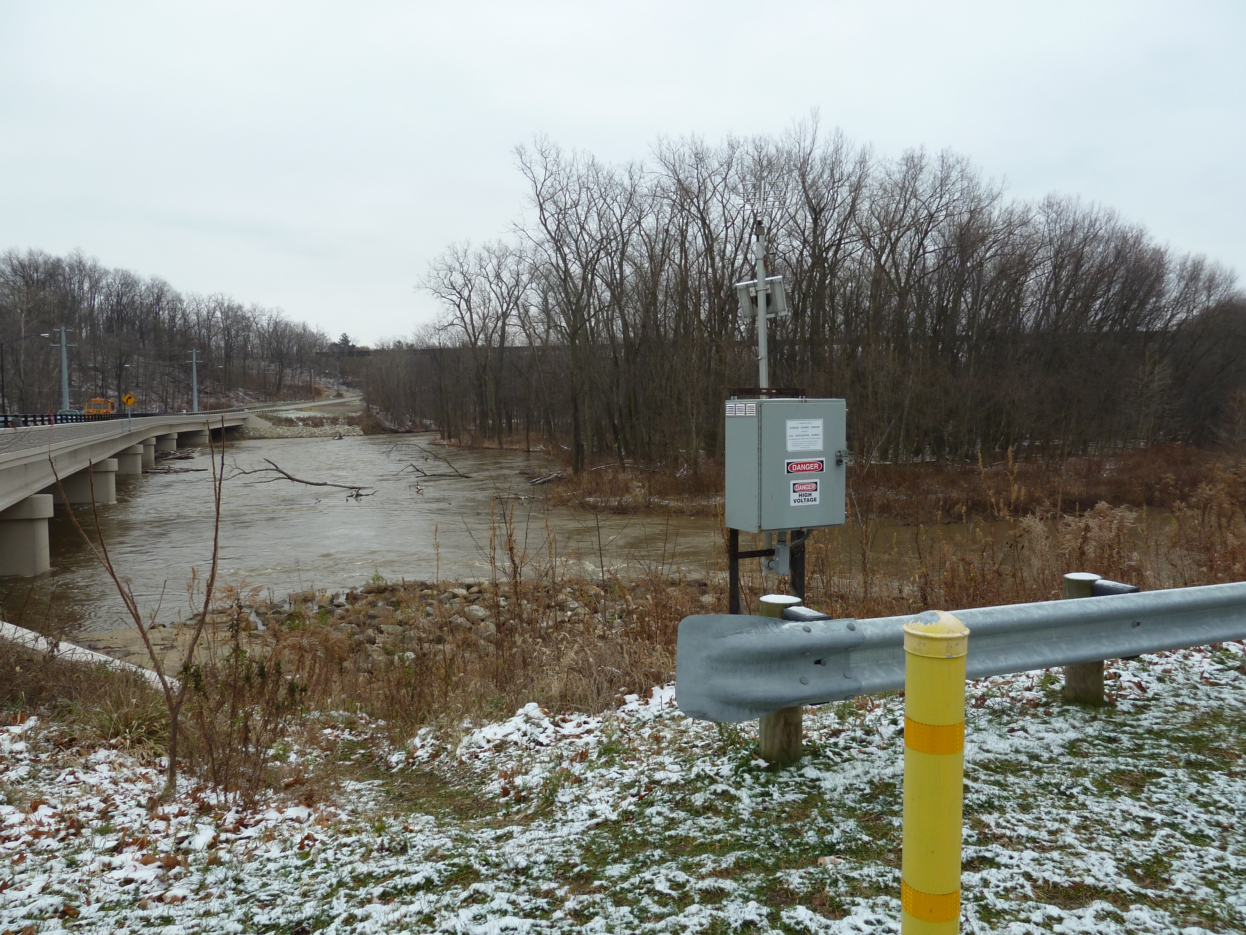 2 Another photo of the USGS water stage recorder river gage on the Grand River in Painesville t