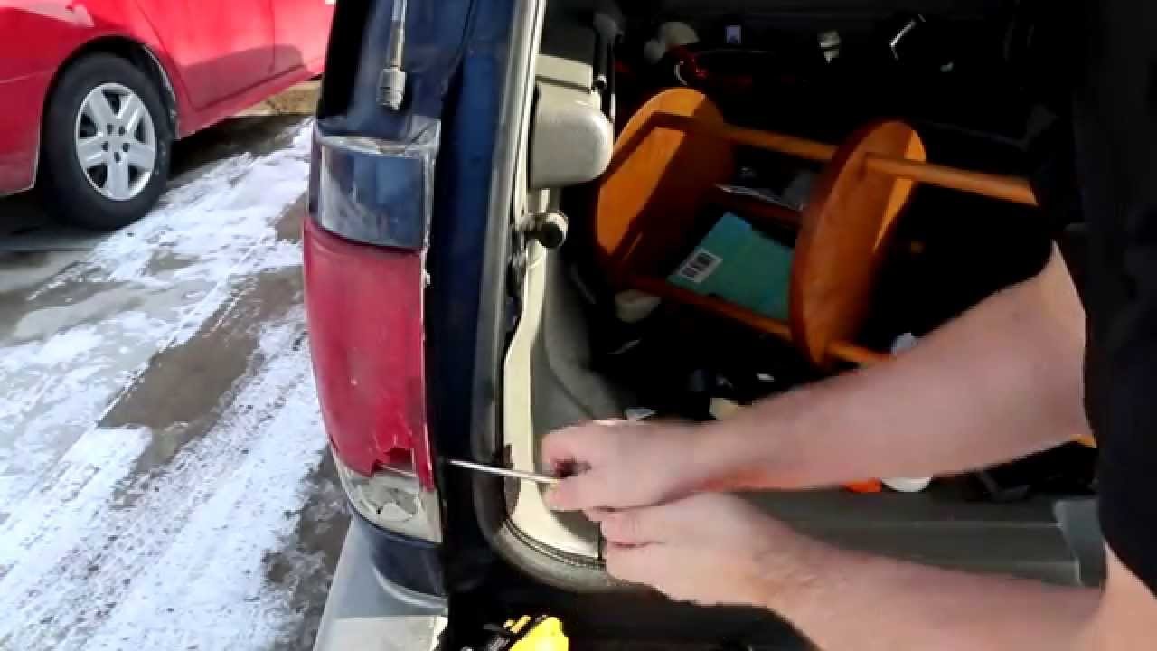 How to Remove and Replace Tail Light Assembly Chevrolet Blazer
