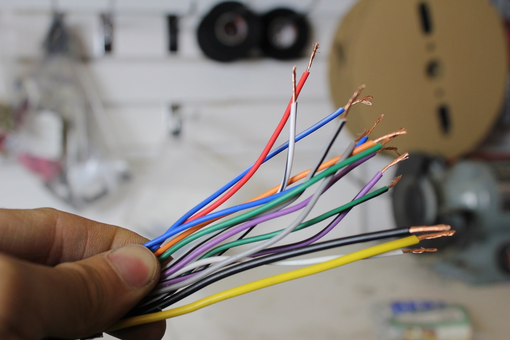 Wiring harness colours explained for a stereo The 12Volters