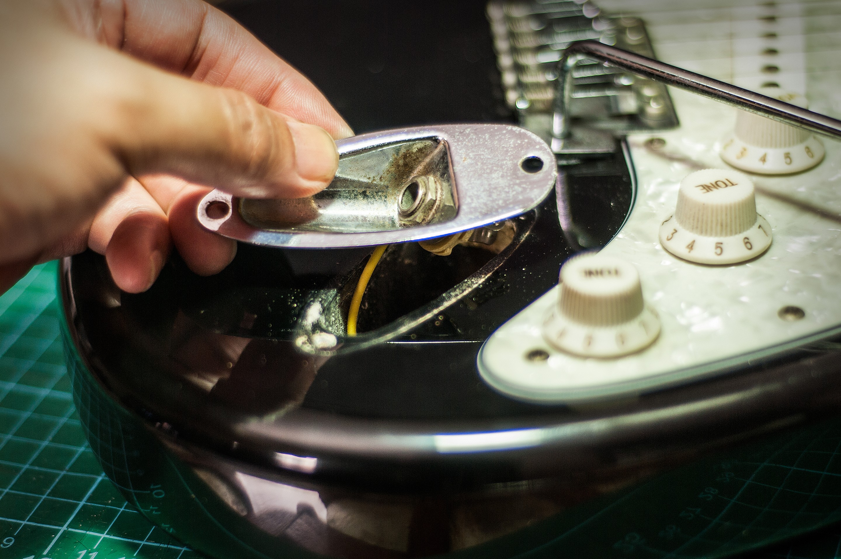 Tighten a Loose Input Jack on a Stratocaster Guitar Step 5