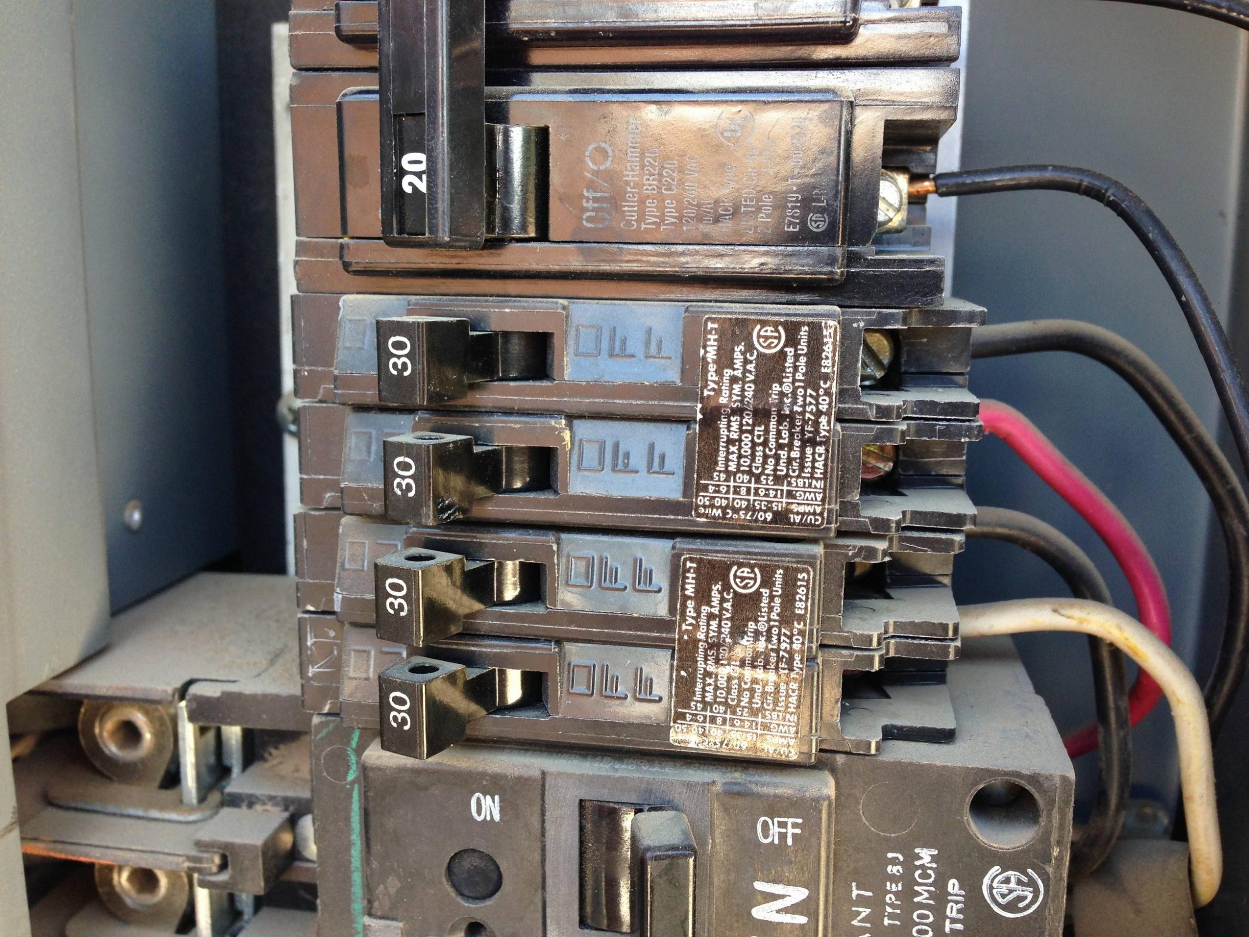 using a 30 and tandem circuit breaker for a 120 240v circuit